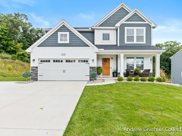 10839 Autumn Oak Dr, Lowell, MI 49331