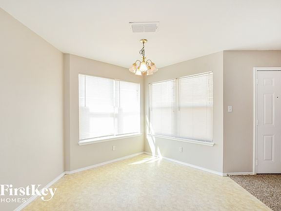 5th image of 1589 Sandhurst Dr