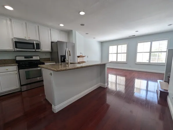 3754 Mykonos Ln Unit 102, San Diego, CA 92130