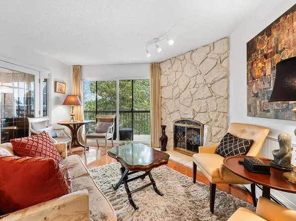 10240 Ryan Rd #305, Richmond, BC V7A 4R1