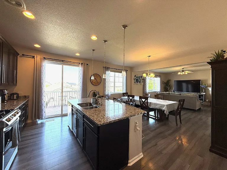 5047 S Versailles Cir — Photo 12