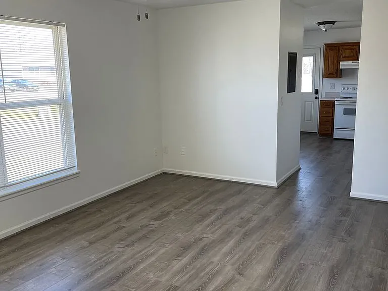601-643 Port Arthur Rd — Photo 32