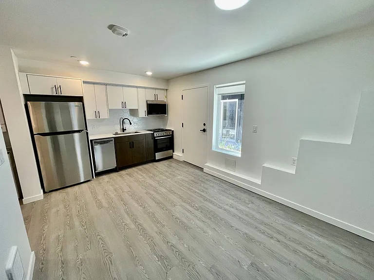 **4 Weeks Free Rent Upon Move In** | New Construction - Minutes From Downtown Pdx — Photo 1