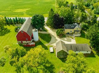 1898 Pioneer Rd, Cedarburg, WI 53012