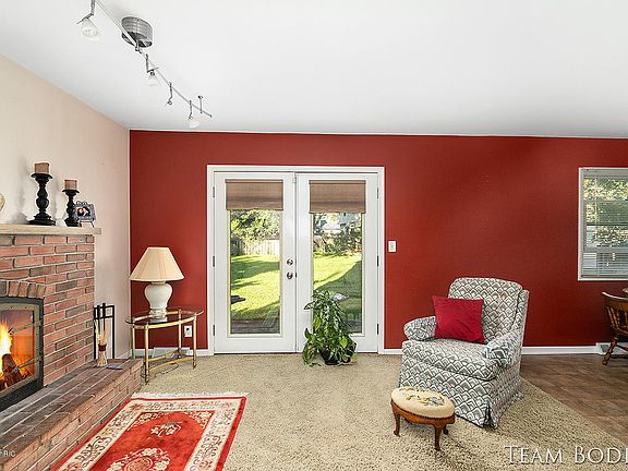 4th image of 1865 Weymouth Dr SE