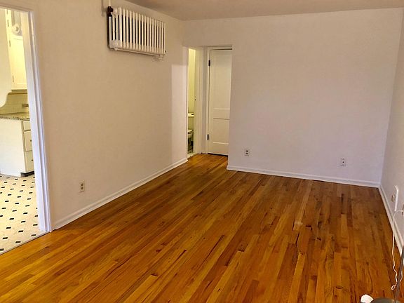 2nd image of 4225 Brooklyn Ave NE APT 24