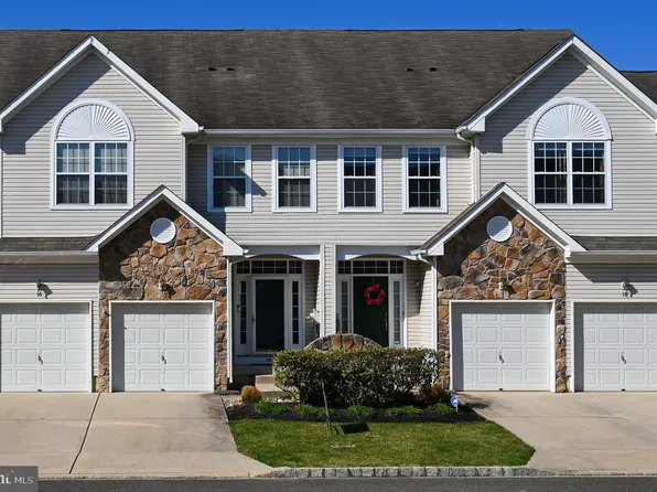 16 Doral Dr, Westampton, NJ 08060