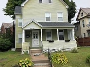 25 Willow St, Holyoke, MA 01040