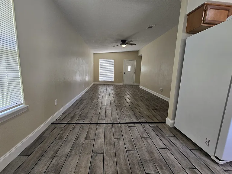 8900 Forest Oak Dr — Photo 6