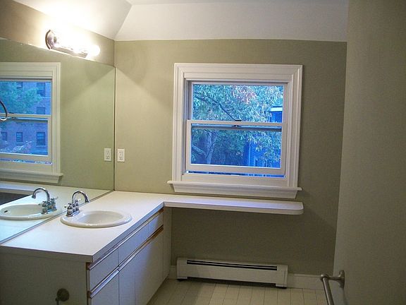 5th image of 140 Kilsyth Rd APT 8