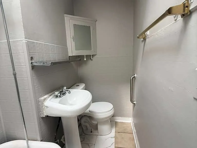 3160 Ravenwood Ave — Photo 3