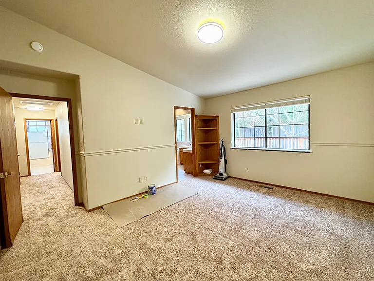 721 William Ct — Photo 15