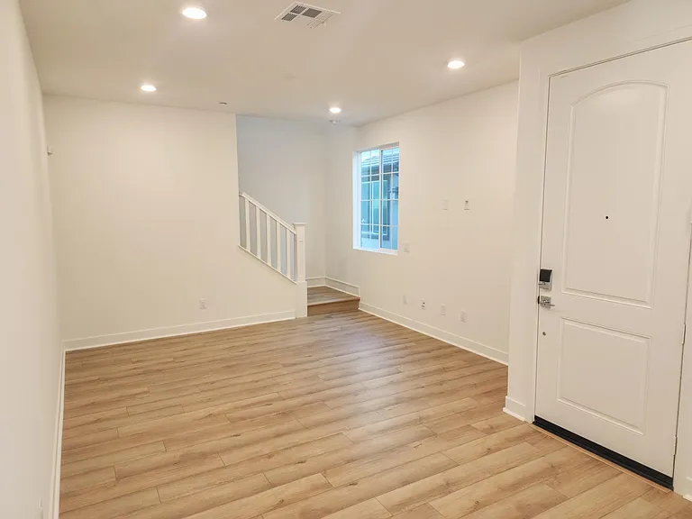 519 Embrook Way — Photo 7