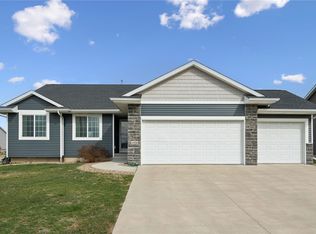 6426 Prairie Rose Cir SW, Cedar Rapids, IA 52404