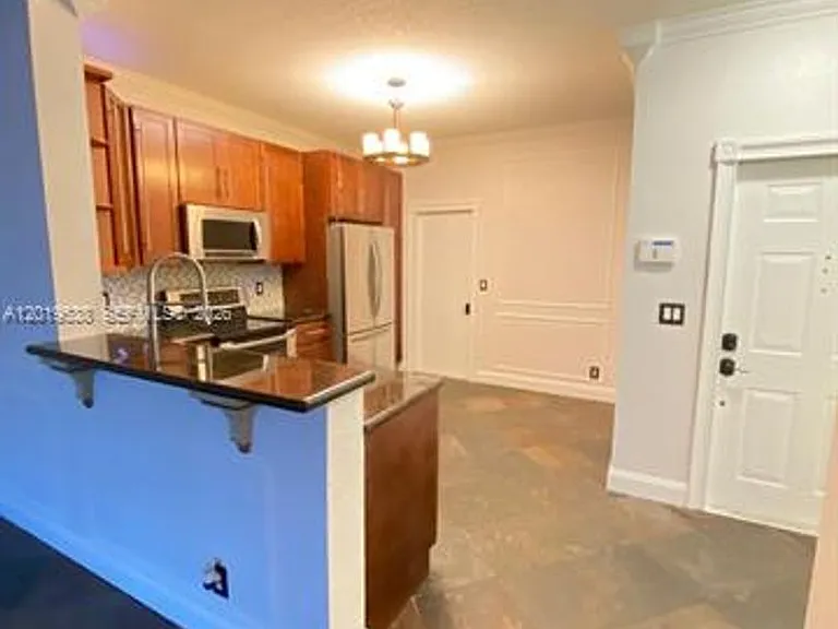 2041 Pompeii Ct #2014 — Photo 4