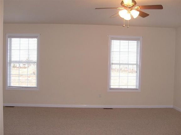 3rd image of 2021 Willow Dr #7