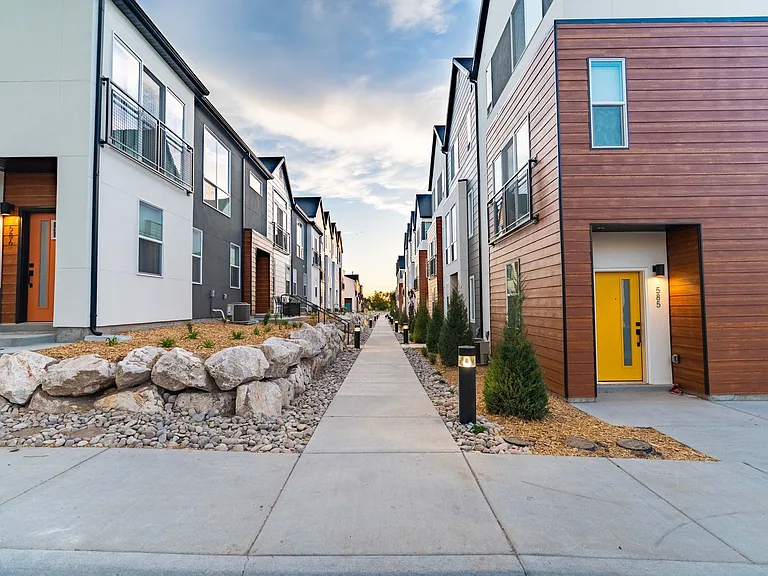 Woods Rose Townhomes — Photo 21