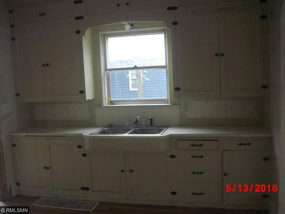 4th image of 541 1st Ave W