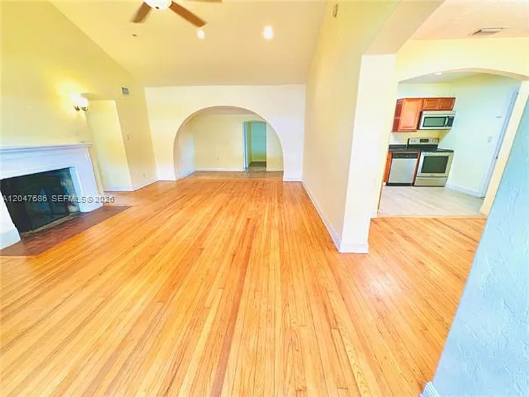 410 Pinecrest Dr #1 — Photo 34