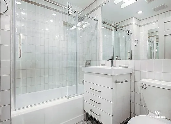 Rented by Warburg | media 40