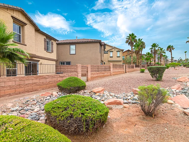 1089 Paradise Coach Dr — Photo 30