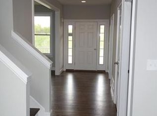 32 Ardmore St, New Windsor, NY 12553