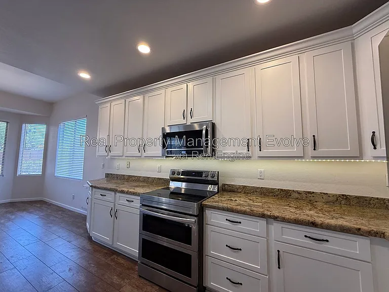 1234 W Remington Dr — Photo 8