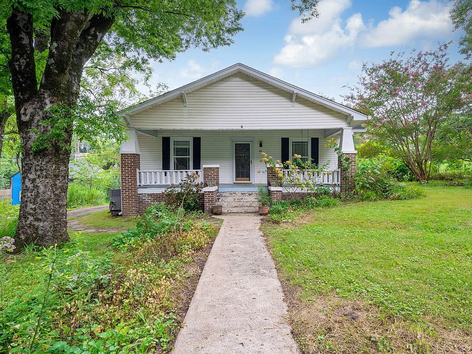 1st image of 703 Schmidt Rd