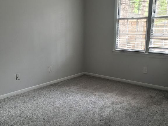 3rd image of 207 Hudson St APT D