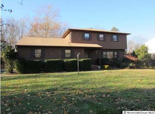 16 Todd Dr, Eatontown, NJ 07724