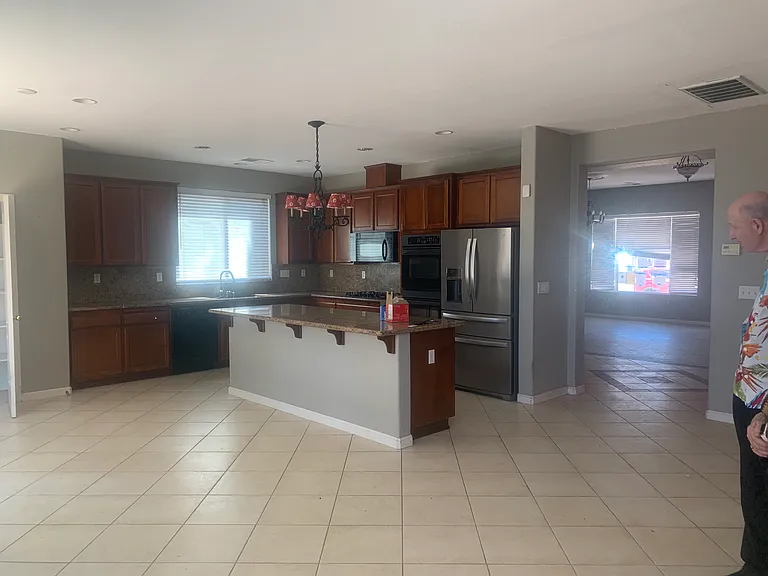 1875 Ventura Dr #1 — Photo 4