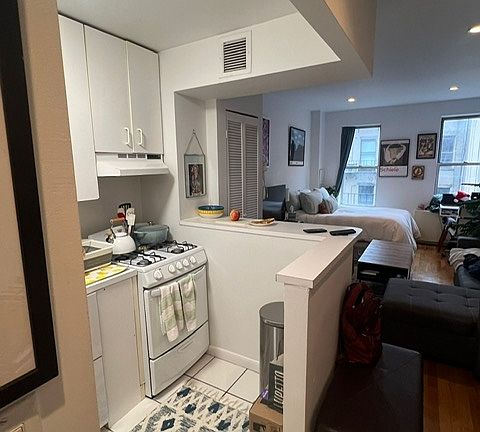 5th image of 244 E Houston St #4BB