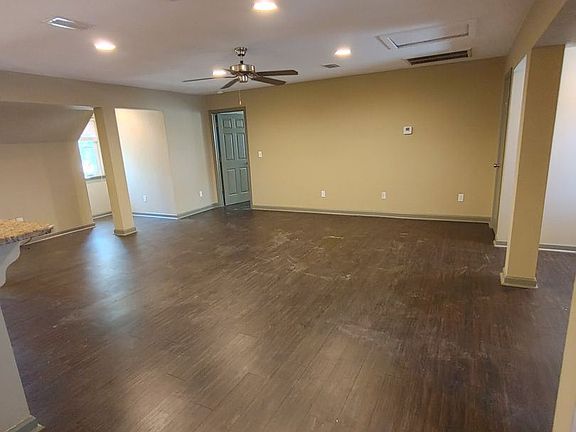 3rd image of 839 E Park Ave Ste B
