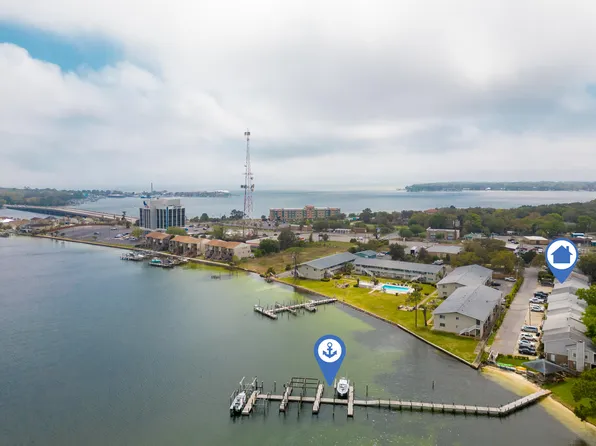 427 Waterway Ln, Fort Walton Beach, FL 32547