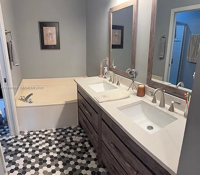 5656 NW 127th Ter #5656 — Photo 5