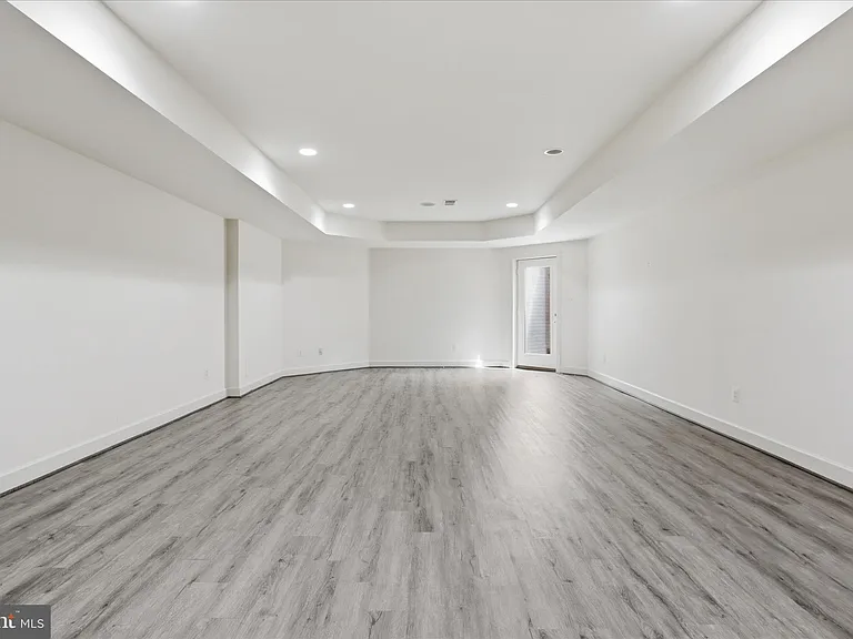 23059 Bronstein Ln — Photo 60