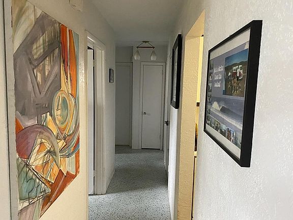 3rd image of 10 Silk Oaks Dr