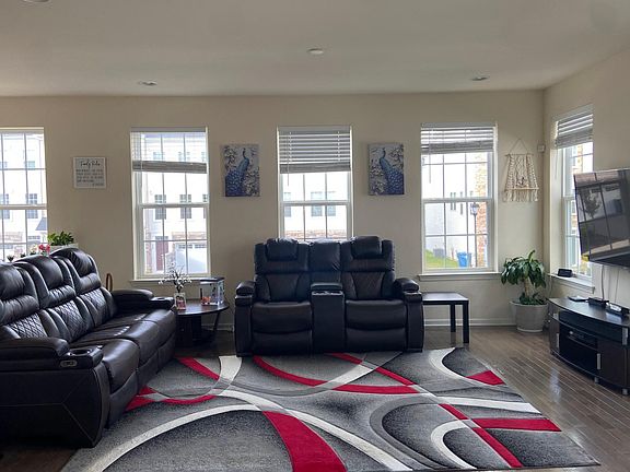 2nd image of 539 Liam Pl
