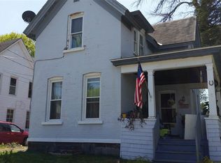8 6th Ave, Gloversville, NY 12078