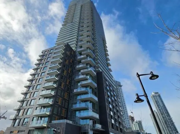 567 Emerson St #1807, Coquitlam, BC V3J 0G3