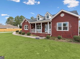 932 Hitching Post Ln, Waycross, GA 31503