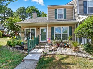 8245 Golf Ridge Dr, Charlotte, NC 28277