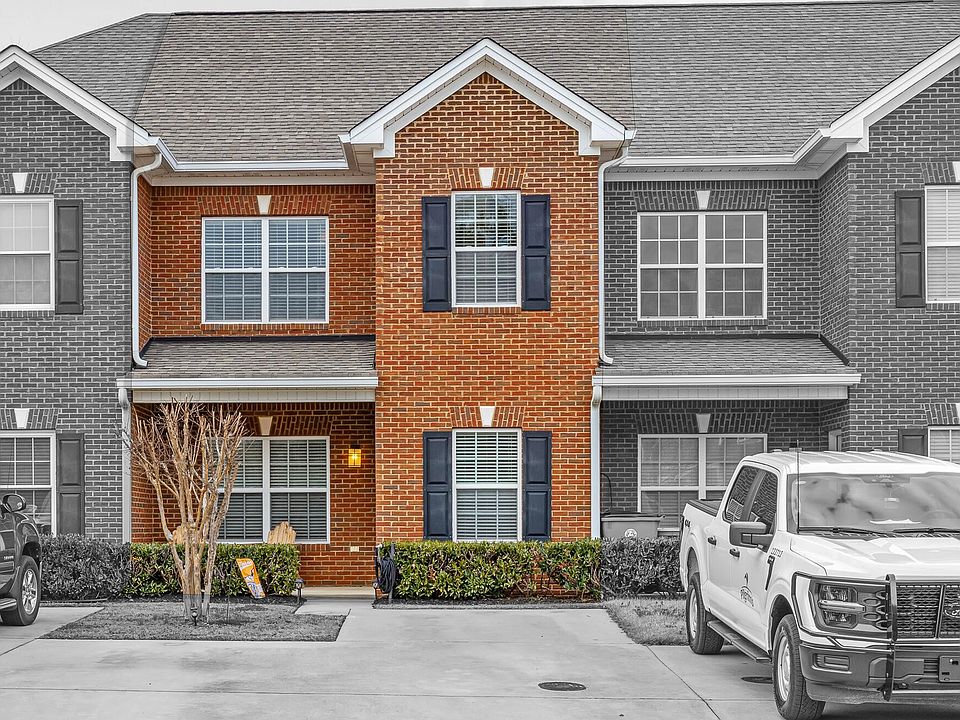 1st image of 1685 Stonebriar Dr NE