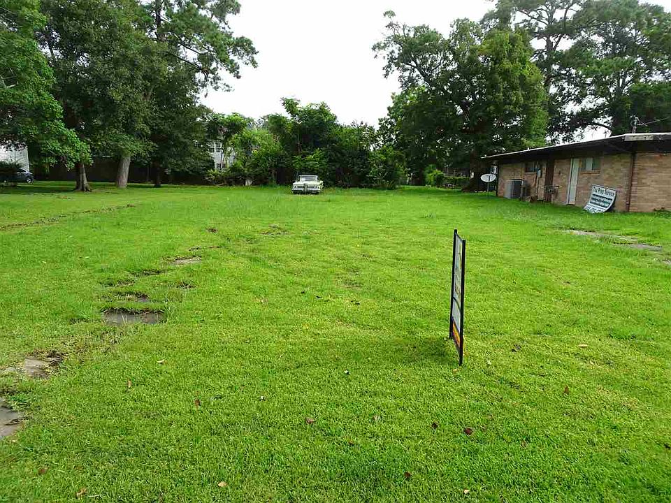 1st image of 2354 McFaddin St
