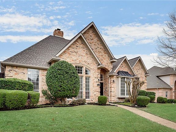2nd image of 3213 Uxbridge Ln