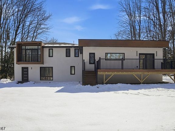 3rd image of 156 Park Rd