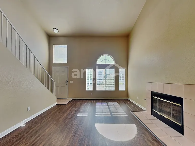 207 Luninborg St — Photo 9