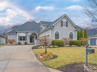 1174 Club View Dr, Dayton, OH 45458