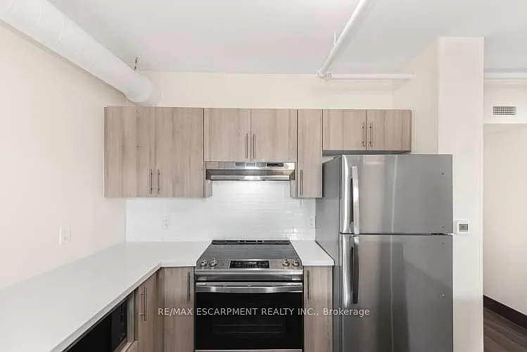 121 King St E #501 — Photo 9