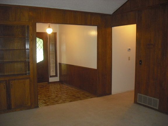 2nd image of 2304 Huntington Dr